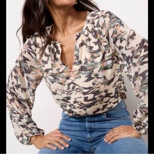 Evereve Multicolor hazel abstract Blouse Sz M